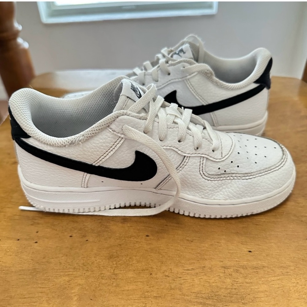 Youth Force 1’s - White/Black